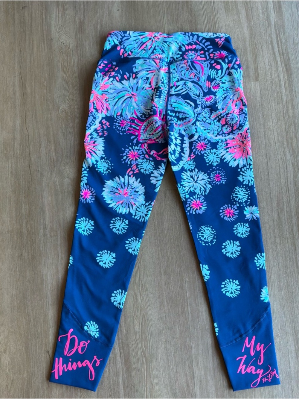 Lilly Pulitzer Maralyn Weekender Legging  Gypsea Girl Size Medium NWOT - Picture 7 of 16